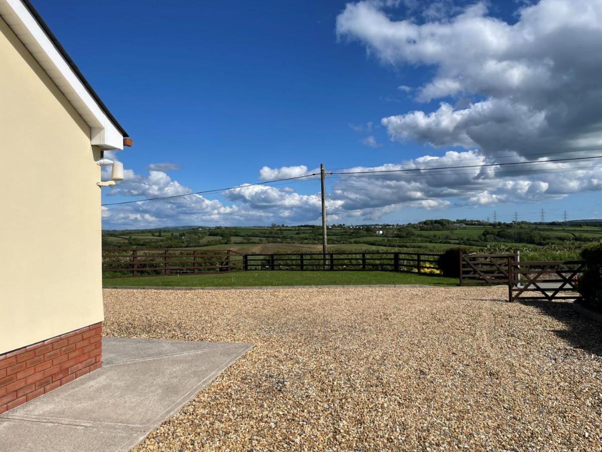 Sunny Bank- Countryside Escape With Private Hot Tub And Countryside Views Vila Carmarthen Exterior foto